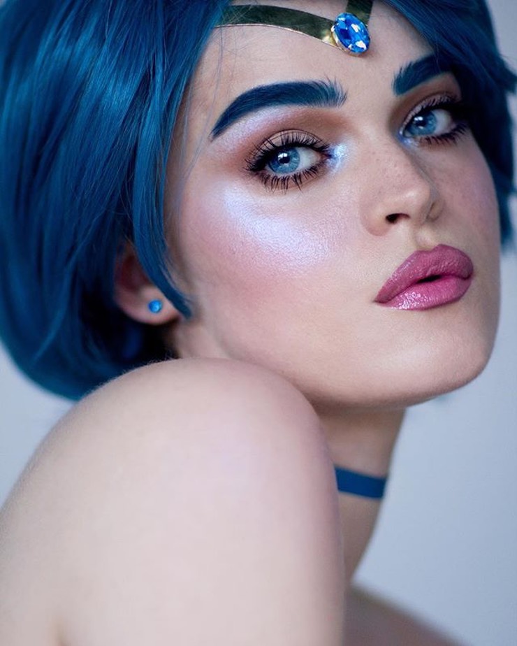 A absolutamente talentosa MUA Regina, conhecida como @picturresque no Instagram, transformou-se em cada um das personagens de Sailor Moon