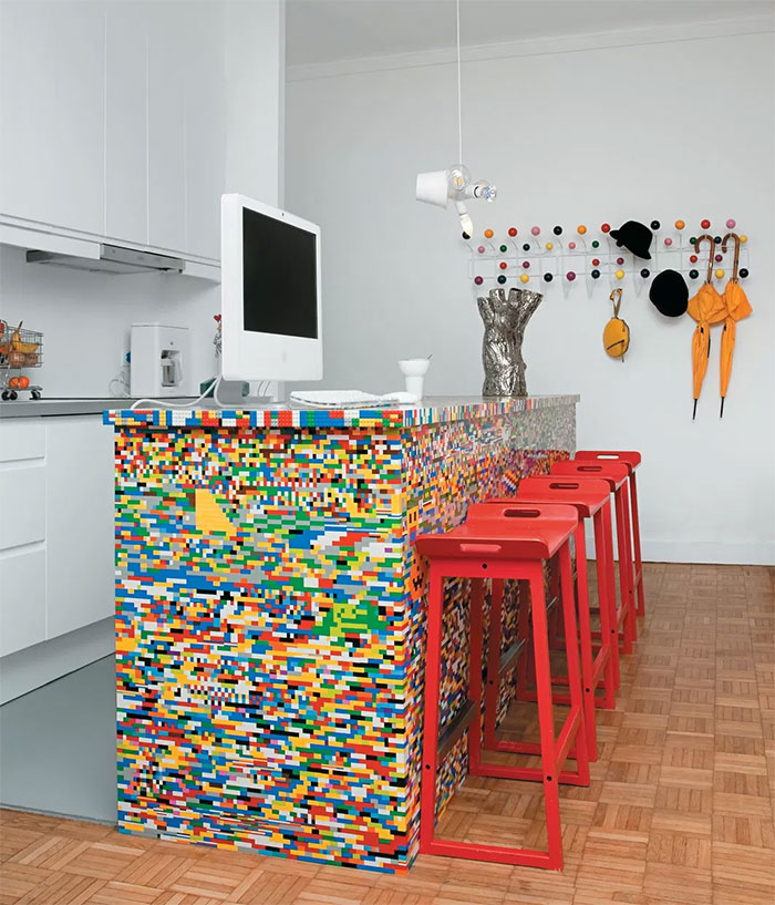 Tire aqueles Legos velhos da caixa de brinquedos e transforme a rotina com essas ideias incríveis!
