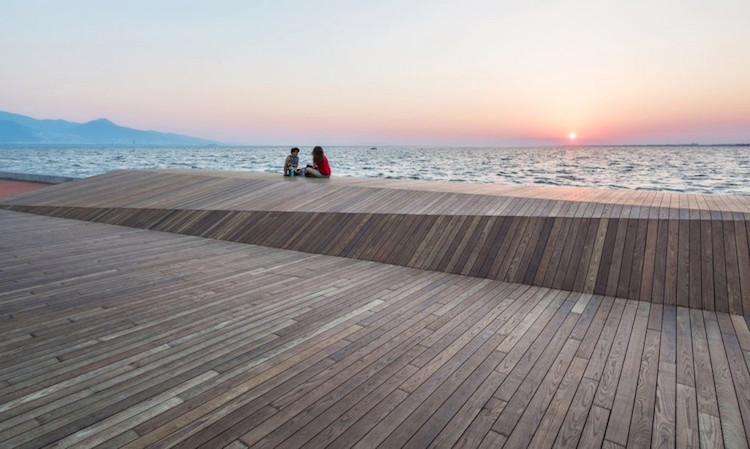 Passarela é perfeita para assistir ao pôr do sol