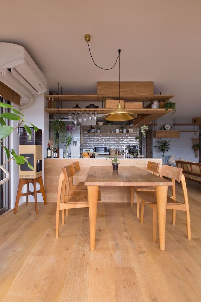 Com economia de espaço, apartamento é playground para gato