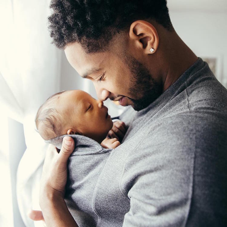 Perfil no Instagram estimula a participação dos homens na maternidade, com igualdade e comprometimento