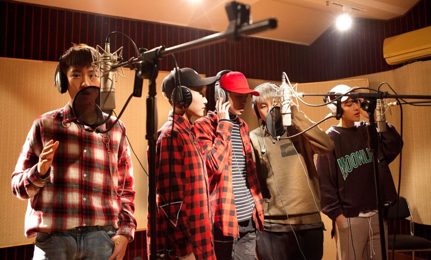 FFC-Acrush: boy band da China é formada por cinco garotas andróginas
