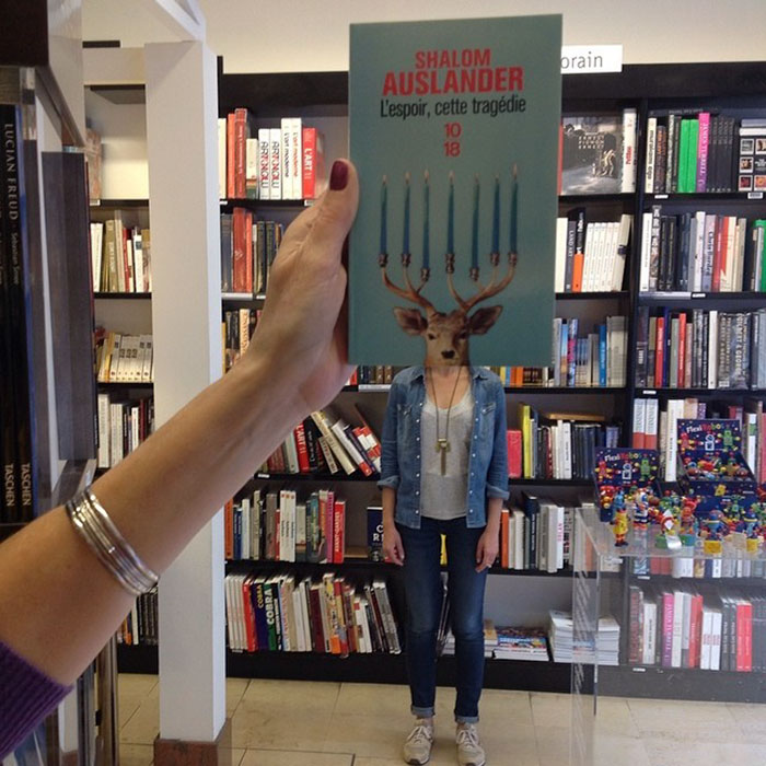 O que acontece quando funcionários de livrariam se entediam?