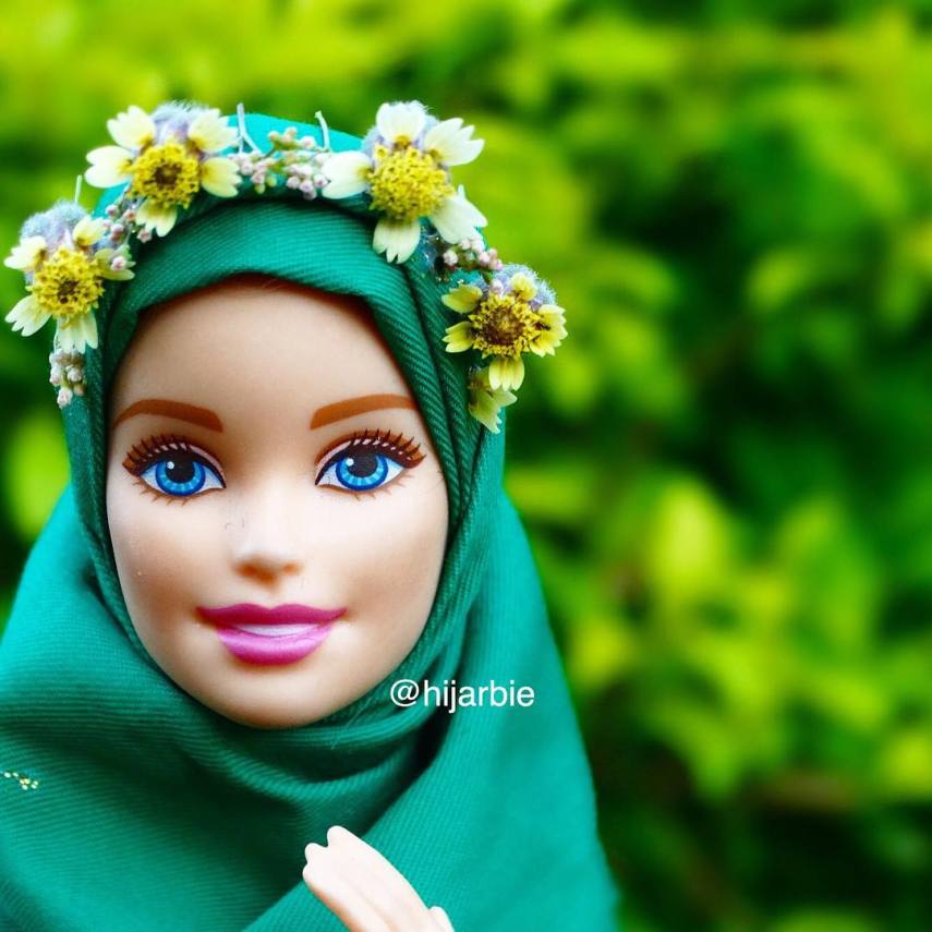 Artista se inspira em muçulmanas e transforma Barbies em bonecas incríveis e estilosas