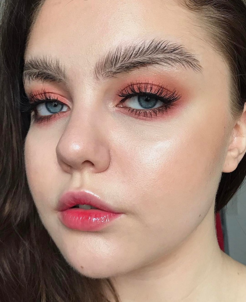 Tendência foi lançada no Instagram por maquiadora finlandesa. Você usaria?