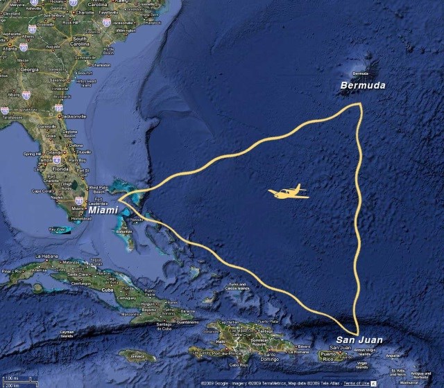 O Triângulo das Bermudas é uma área situada entre Miami, Bermuda e Puerto Rico. Fatores físicos, químicos, climáticos, geográficos e geofísicos da região teriam notabilizado a região como palco de desaparecimentos de aviões, barcos de passeio e navios, para os quais se popularizaram explicações extrafísicas e/ou sobrenaturais.