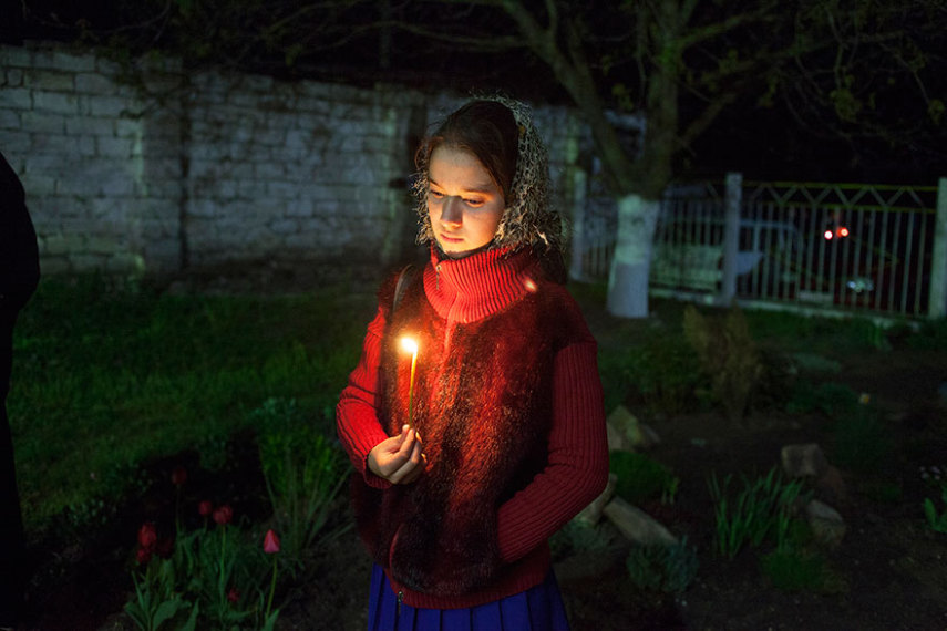 A fotógrafa Julia Autiz ouviu sobre o local e foi até lá para investigar como tudo funciona por lá. 