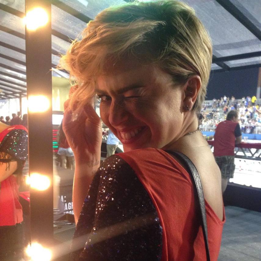 A atriz Nathalia Rodrigues é gente como a gente e está cansada da patrulha da celulite. “Essa preocupação toda com celulite deixa as mulheres obcecadas por um padrão irreal”.