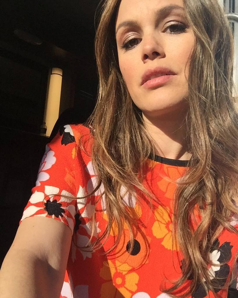 Rachel Bilson acredita que ganhou uma segunda chance aos 14, depois de sofrer um acidente grave de carro. A atriz tem enxaquecas devido aos ferimentos da cabeça na época.