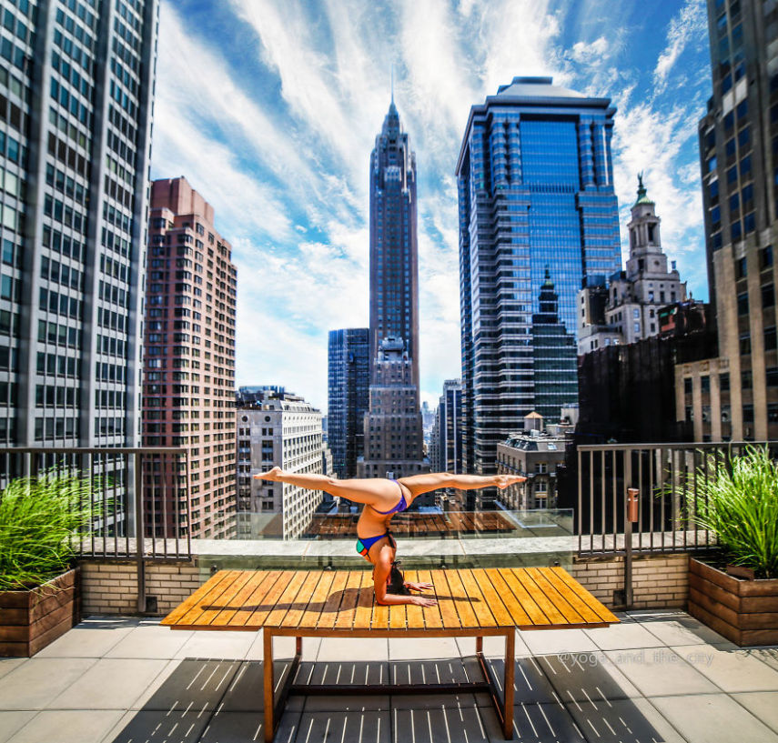 O fotógrafo Alexey Wind está fazendo sucesso no Instagram por conta de seu mais novo projeto, o Yoga and the City, em que fotografa pessoas fazendo yoga na rua, em diversas cidades do mundo
