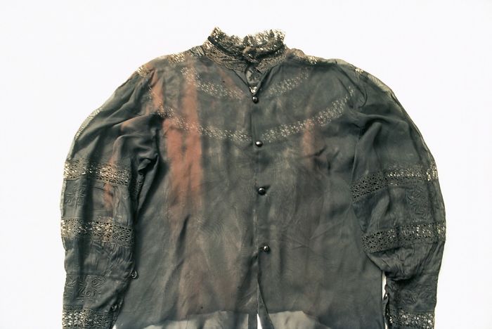 Com mais de 300 itens, armário de Frida Kahlo é tornado público