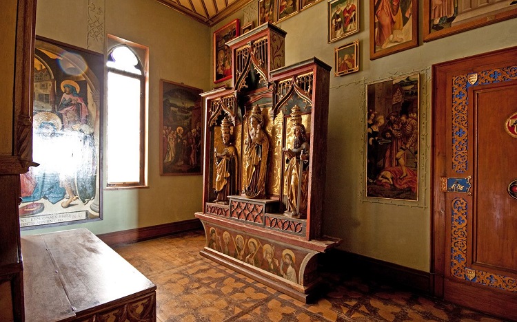 Castelo de Lichtenstein retrata história, arte e arquitetura medievais