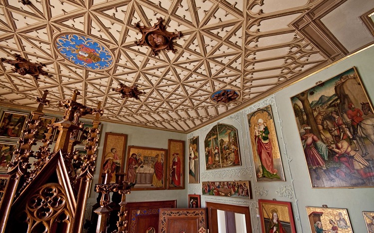 Castelo de Lichtenstein retrata história, arte e arquitetura medievais