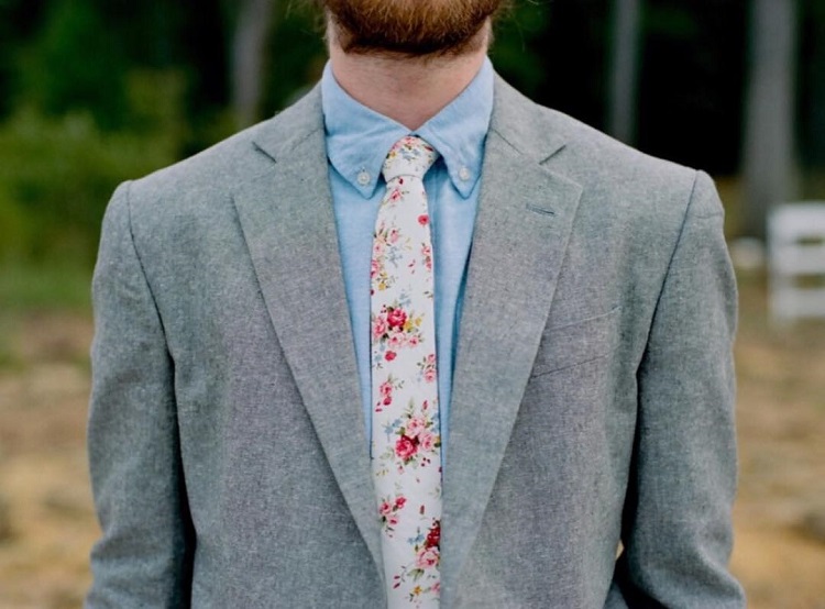 Gravata florida aparece como tendência da moda