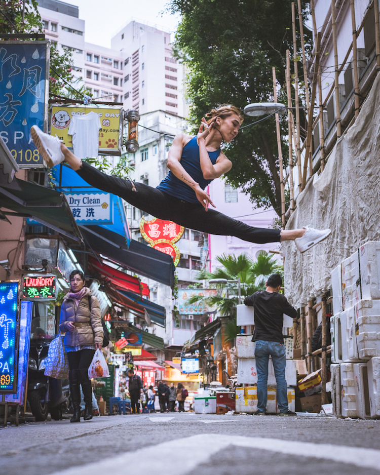 Fotógrafo leva bailarinas para as ruas em meio ao caos e às luzes da agitada cidade chinesa