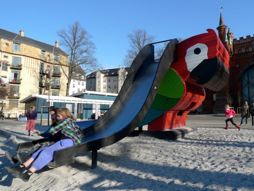 Playgrounds criativos de dinamarqueses são convite à imaginação das crianças
