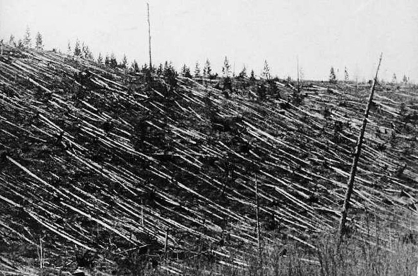 O Evento de Tunguska foi uma queda de um objeto celeste que aconteceu na Sibéria em 30 de junho de 1908. A queda provocou uma grande explosão, devastando uma área de milhares de quilômetros quadrados. A ausência de uma cratera e de evidências diretas do objeto que teria causado a explosão levou a uma grande quantidade de teorias especulatórias sobre a causa do evento.