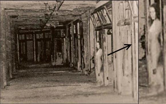O Waverly Hills Sanatorium, localizado em Louisville, Estados Unidos abriu em 1910 para tratar pacientes com tuberculose. O hospital fechou em 1961, mas supostas atividades paranormais, inclusive a aparição de fantasmas, fez com que o sanatório ficasse mundialmente famoso.