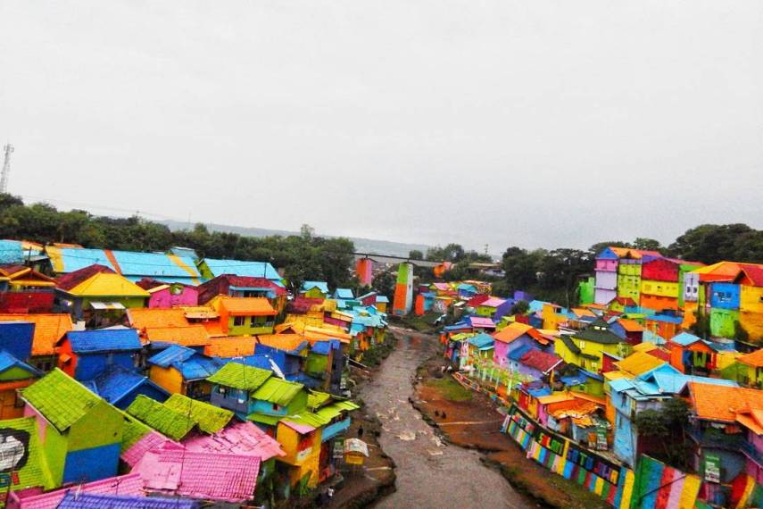 Kampung Pelangi, na Indonésia, é uma das vilas mais coloridas e charmosas do mundo