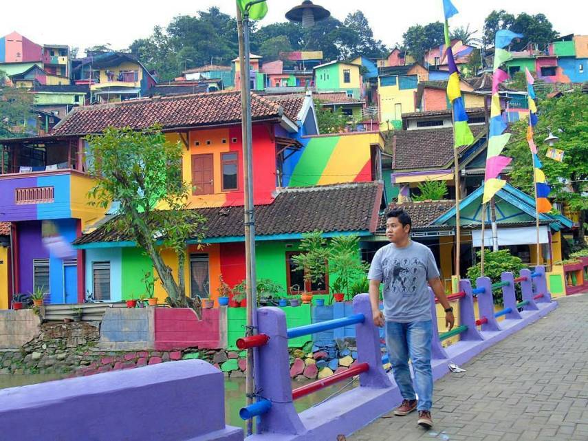 Kampung Pelangi, na Indonésia, é uma das vilas mais coloridas e charmosas do mundo