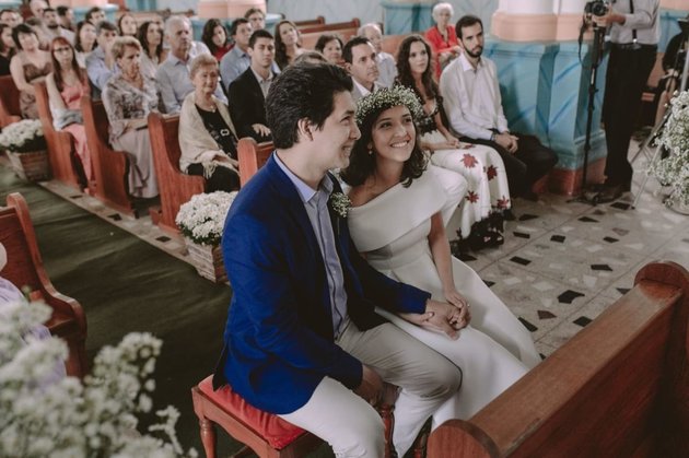 Rebeca decidiu convidar 5 amigos da faculdade no lugar de madrinhas tradicionais. Deu nisso! <3