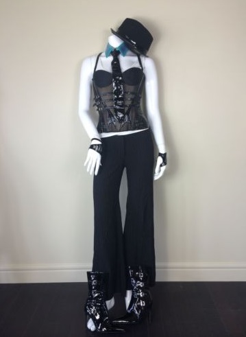 Um fã está leiloando no eBay alguns figurinos originais de Britney Spears