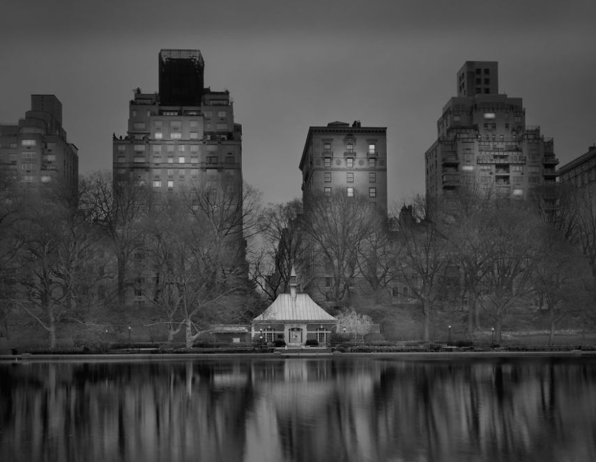 O fotógrafo Michael Massaia aproveitou noites e noites de insônia para capturar a essência do parque de Nova York, nos Estados Unidos, quando não havia ninguém nele