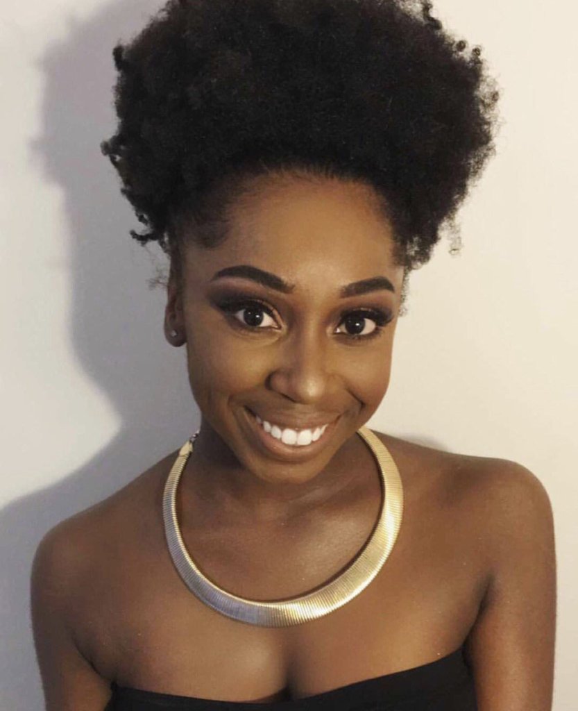 Mulheres compartilham diferentes looks para provar que o cabelo afro também é versátil e cheio de estilo