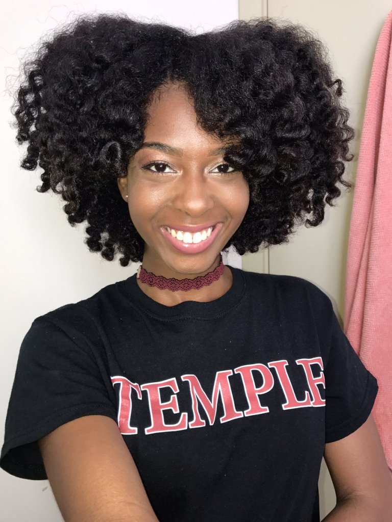 Mulheres compartilham diferentes looks para provar que o cabelo afro também é versátil e cheio de estilo