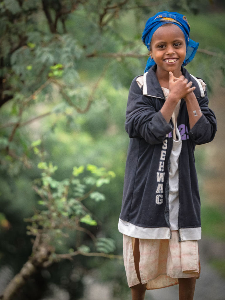 A Eritreia, pequeno país quase desconhecido na África Oriental que fica nas margens do Mar Vermelho, é o lar de uma das piores ditaduras do mundo e é popularmente conhecida como a Coréia do Norte da África. O blogueiro e fotógrafo Christian Lindgr esteve no país e documentou o que viu por lá em fotos tocantes