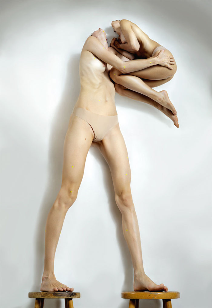 Roger Weiss lançou a série Human Dilatations, que reúne 250 fotos que mostram como o corpo feminino é fragmentado e se remonta a todo instante