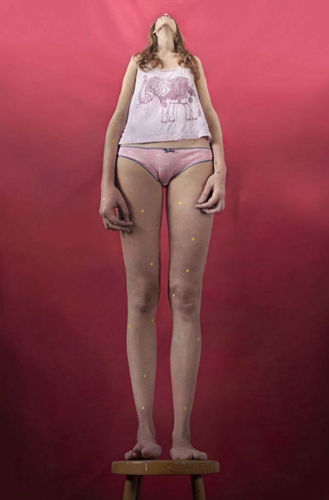 Roger Weiss lançou a série Human Dilatations, que reúne 250 fotos que mostram como o corpo feminino é fragmentado e se remonta a todo instante