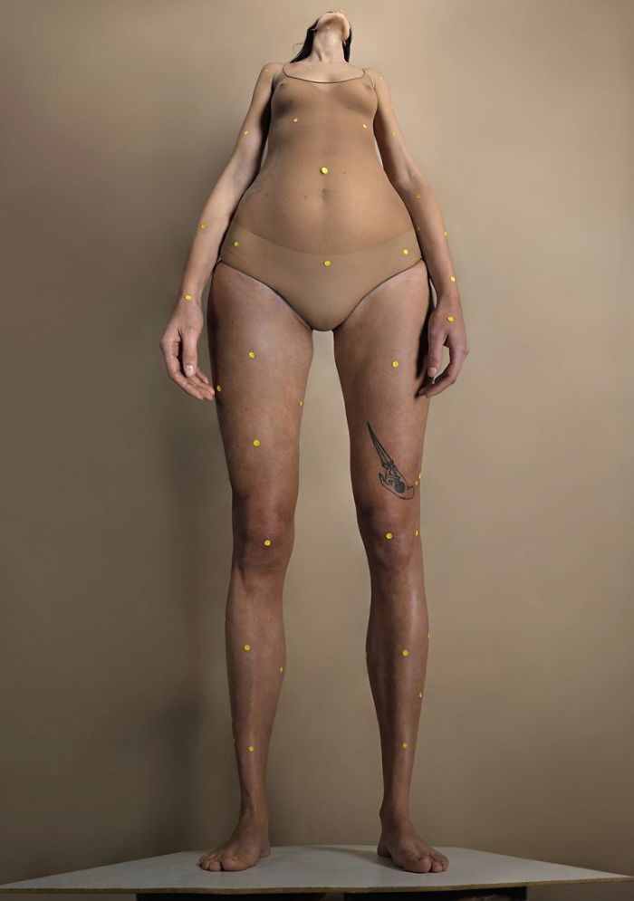 Roger Weiss lançou a série Human Dilatations, que reúne 250 fotos que mostram como o corpo feminino é fragmentado e se remonta a todo instante