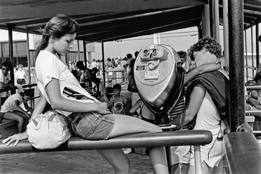 Antes de Joseph Szabo ser um fotógrafo renomado mundialmente, ele foi um professor de Ensino Médio na Malverne High School em Long Island, nos Estados Unidos e tirou mutias fotos dos jovens com quem conviveu