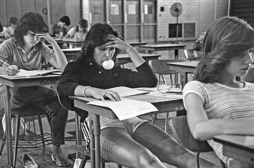 Antes de Joseph Szabo ser um fotógrafo renomado mundialmente, ele foi um professor de Ensino Médio na Malverne High School em Long Island, nos Estados Unidos e tirou mutias fotos dos jovens com quem conviveu