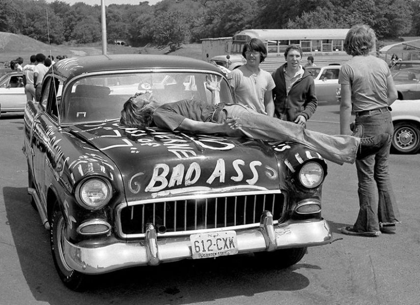 Antes de Joseph Szabo ser um fotógrafo renomado mundialmente, ele foi um professor de Ensino Médio na Malverne High School em Long Island, nos Estados Unidos e tirou mutias fotos dos jovens com quem conviveu