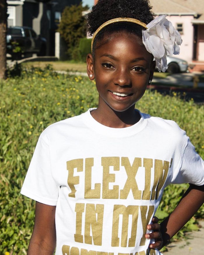 Menina de 10 anos sofreu ataques racistas na escola por conta da sua pele 