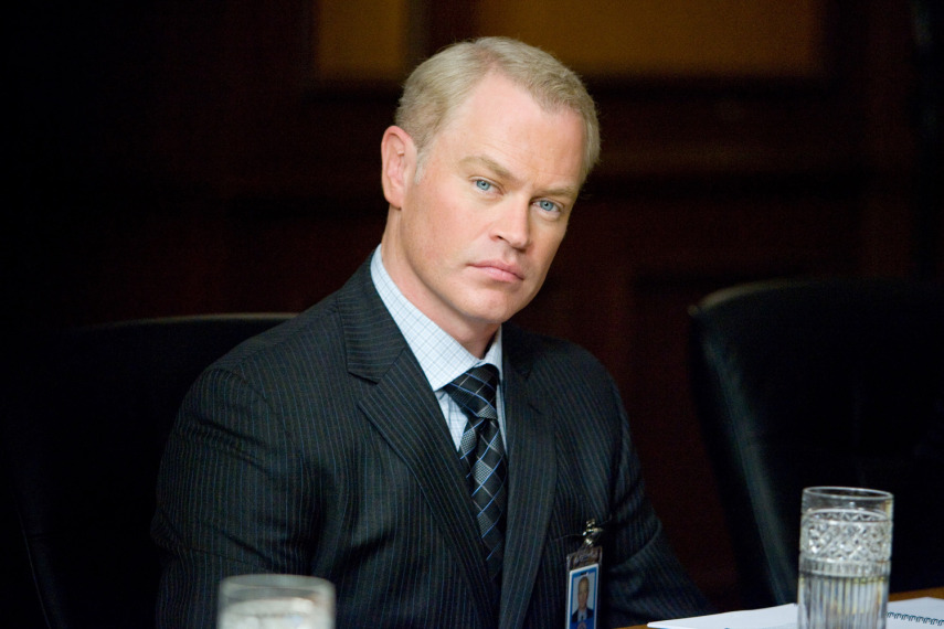 Neal McDonough era para ter feito parte de Scoundrels, porém ele foi demitido três dias antes de começar a filmar. A razão foi que ele se recusou a fazer qualquer cena de sexo para a série. Infelizmente, ele não tinha uma cláusula no contrato dizendo que não podia fazer nudez, então, a única opção foi demití-lo. Ele é um católico devoto e contra cenas muito íntimas