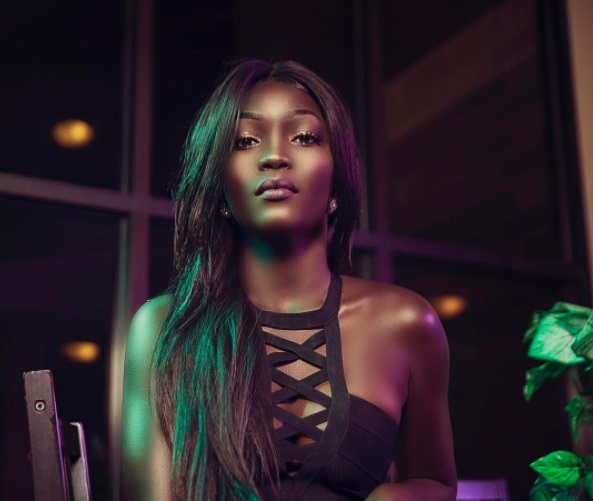 Para acompanhar a modelo no Instagram, é só seguir @queenkim_nyakim