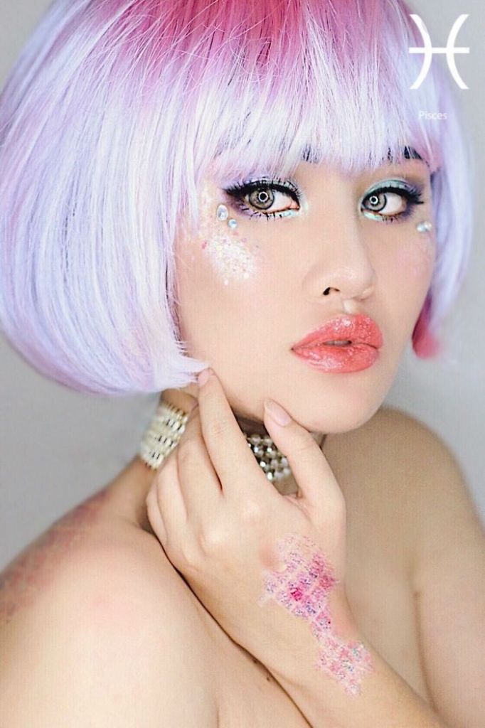 A maquiadora Kimberly Money, 19 anos, fez uma série de maquiagens inspiradas nos signos do zodíaco