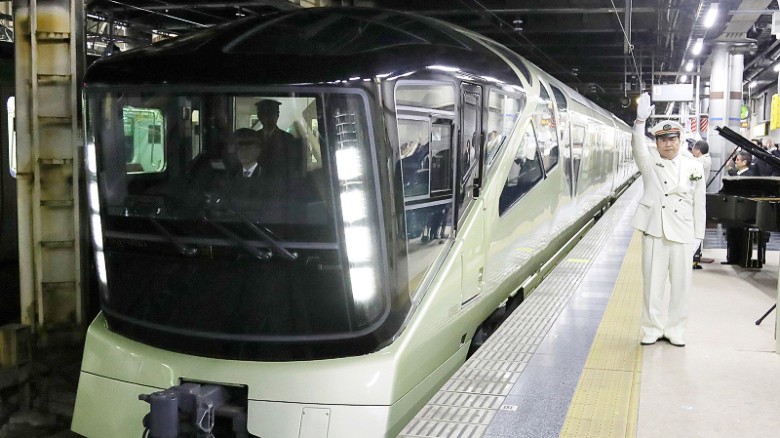 O novíssimo Trem Suite Shiki-Shima tem tudo para ser coroado o mais luxuoso do mundo, informou a CNN. Com 10 vagões, as tarifas da linha variam entre US$ 2,2 mil e US$ 10 mil