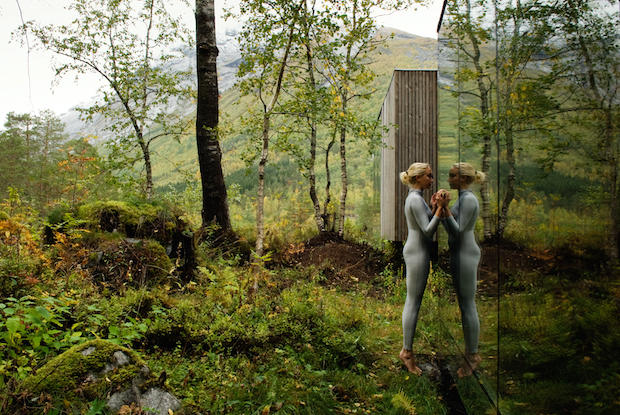 O Juvet Landscape Hotel foi o local de gravação do filme aclamado pela  crítica Ex-Machina: Instinto Artificial, de 2015. O lugar foi escolhido para  enfatizar o 