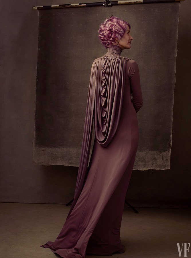 Laura Dern, como Vice Admiral Amilyn Holdo, uma personagem nova na saga