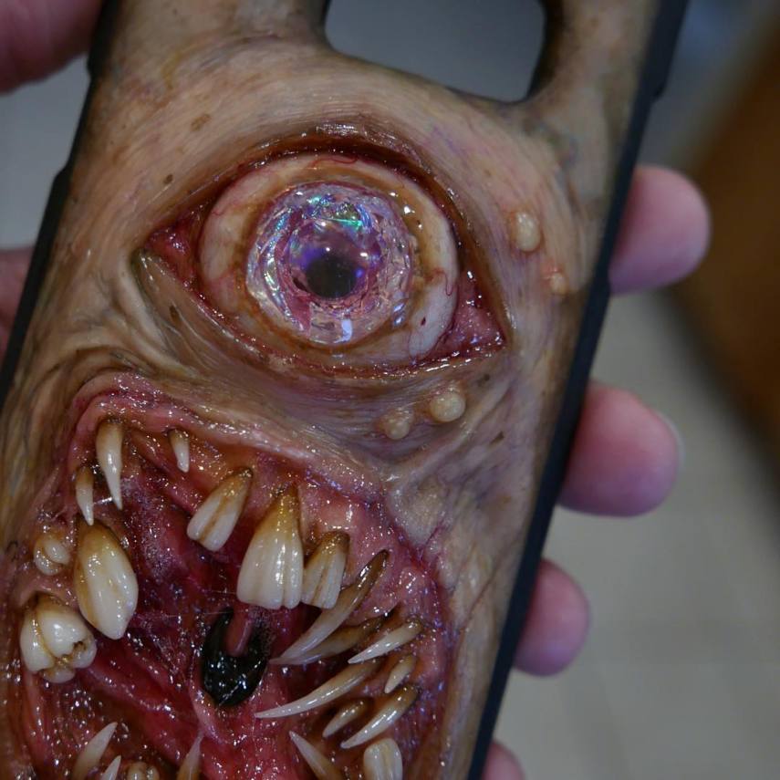 Capas de celular com monstros horríveis