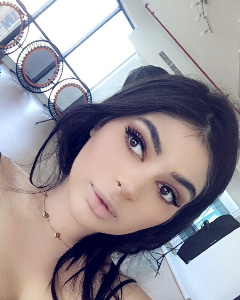 Sonia e Fyza fazem o maior sucesso no Instagram por serem praticamente sósias de Kim e Kylie