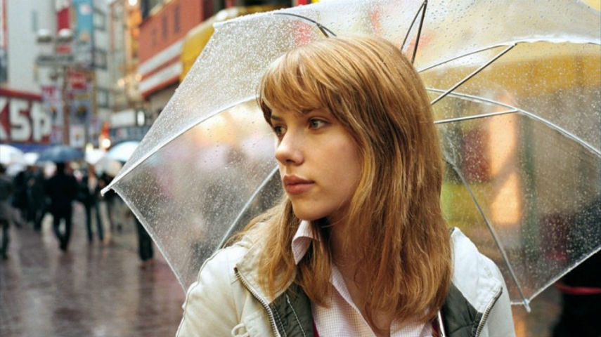 Sofia Coppola tem muitos filmes inesquecíveis. Encontros e Desencontros é um deles. Em uma viagem ao Japão, Bob Harris (Bill Murray) e Charlotte (Scarlett Johansson) se conhecem e dividem noites de insônia em um hotel de luxo.