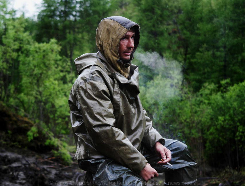 O fotógrafo Amos Chapple, da Radio Free Europe, resolveu acompanhar de perto o mundo dos mineradores russos, também conhecidos como 