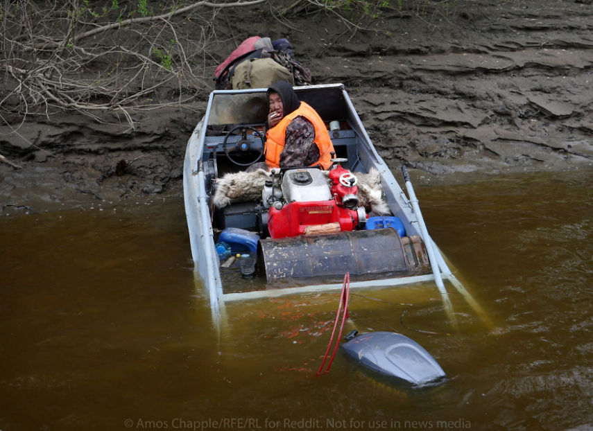 O fotógrafo Amos Chapple, da Radio Free Europe, resolveu acompanhar de perto o mundo dos mineradores russos, também conhecidos como 