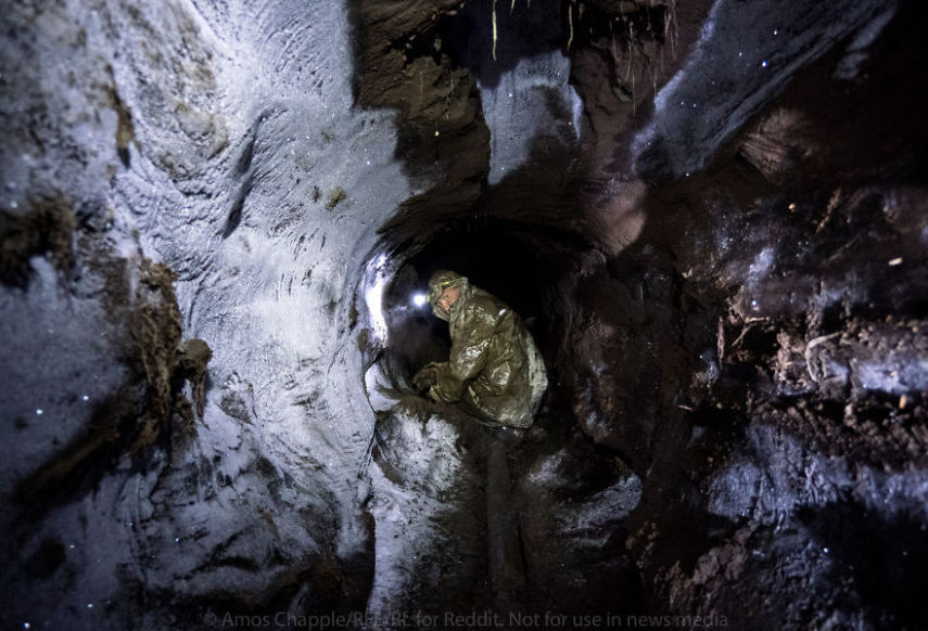 O fotógrafo Amos Chapple, da Radio Free Europe, resolveu acompanhar de perto o mundo dos mineradores russos, também conhecidos como 