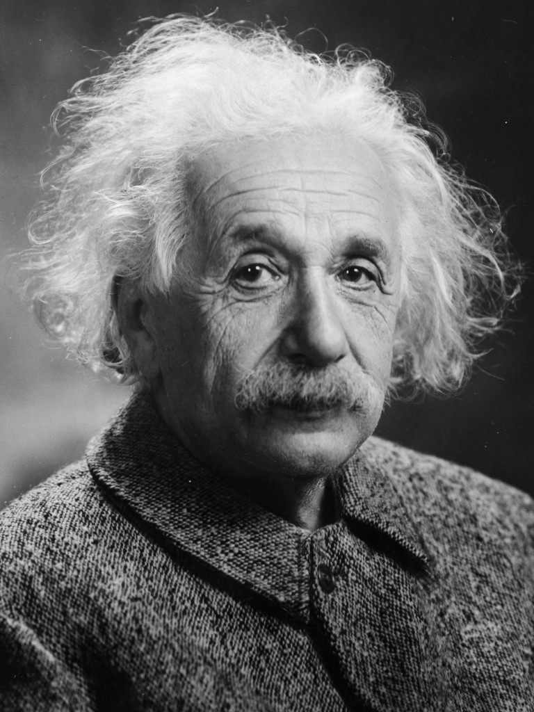 Quando criança, Albert Einstein teve dificuldade em se comunicar e aprender de maneira tradicional. A comunicação de Einstein e os problemas comportamentais, no entanto, não eram indicativos de uma falta de inteligência. Ele ganhou o prêmio Nobel de física pela descoberta do efeito fotoelétrico, e sua teoria especial da teoria da relatividade corrigiu as deficiências da física newtoniana.